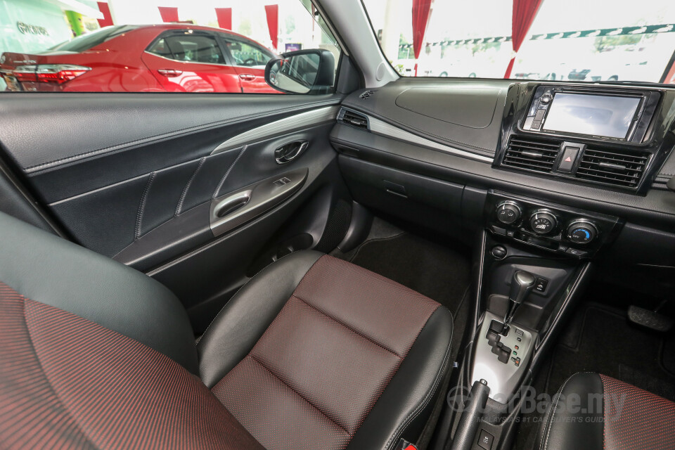 Perodua Aruz D38L (2019) Interior