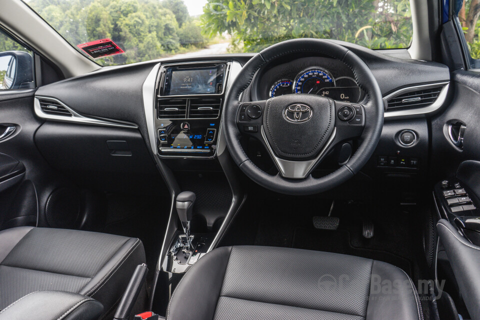 Nissan Grand Livina L11 Facelift (2013) Interior