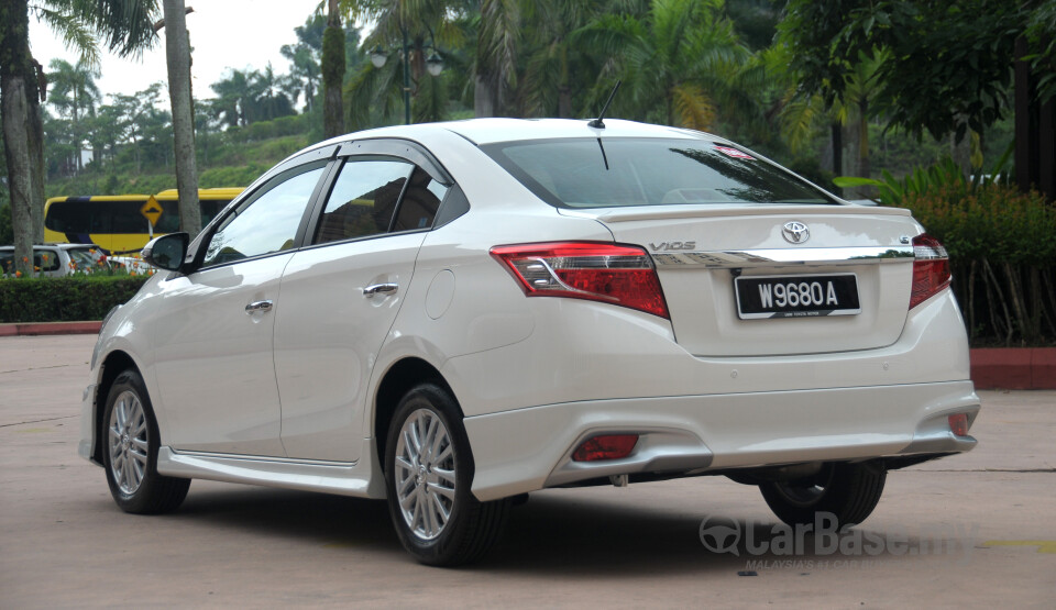 Perodua Aruz D38L (2019) Exterior