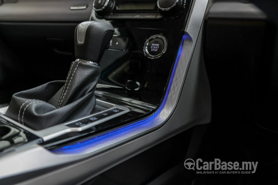 Toyota Veloz W101 (2022) Interior