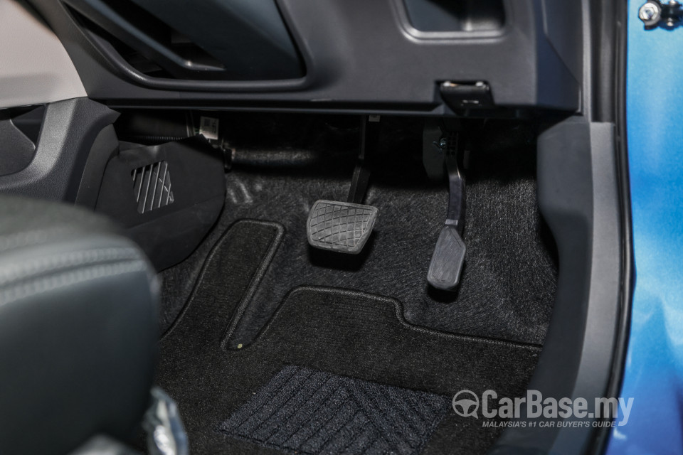 Toyota Veloz W101 (2022) Interior
