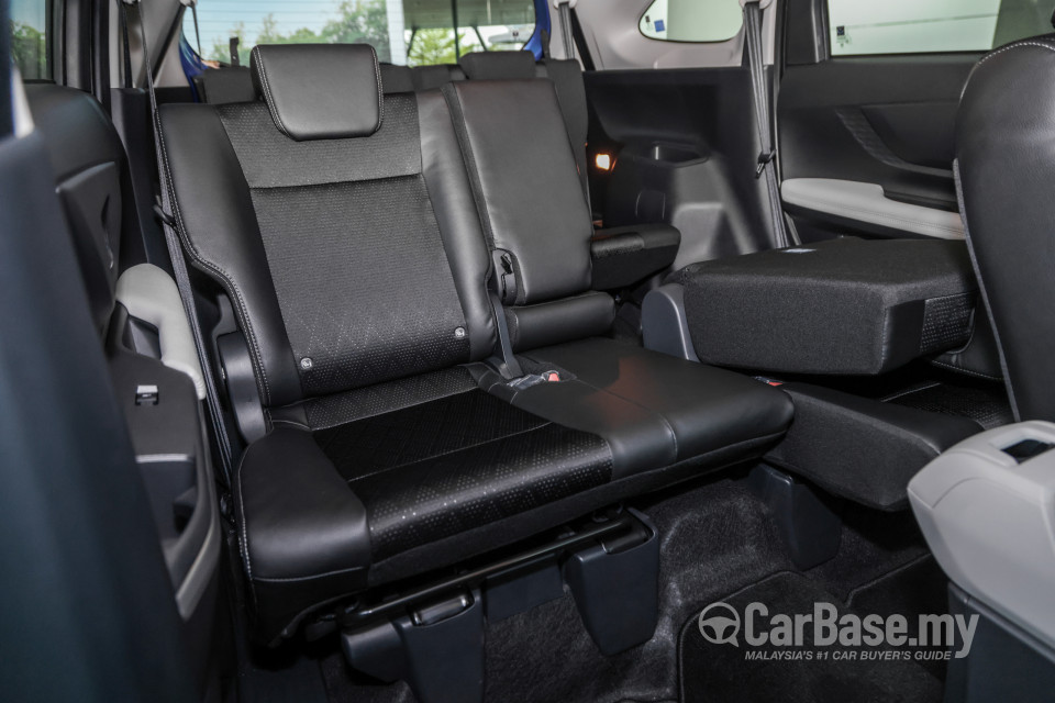 Toyota Veloz W101 (2022) Interior
