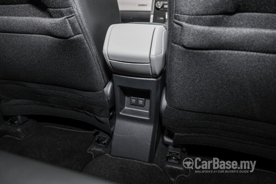 Toyota Veloz W101 (2022) Interior