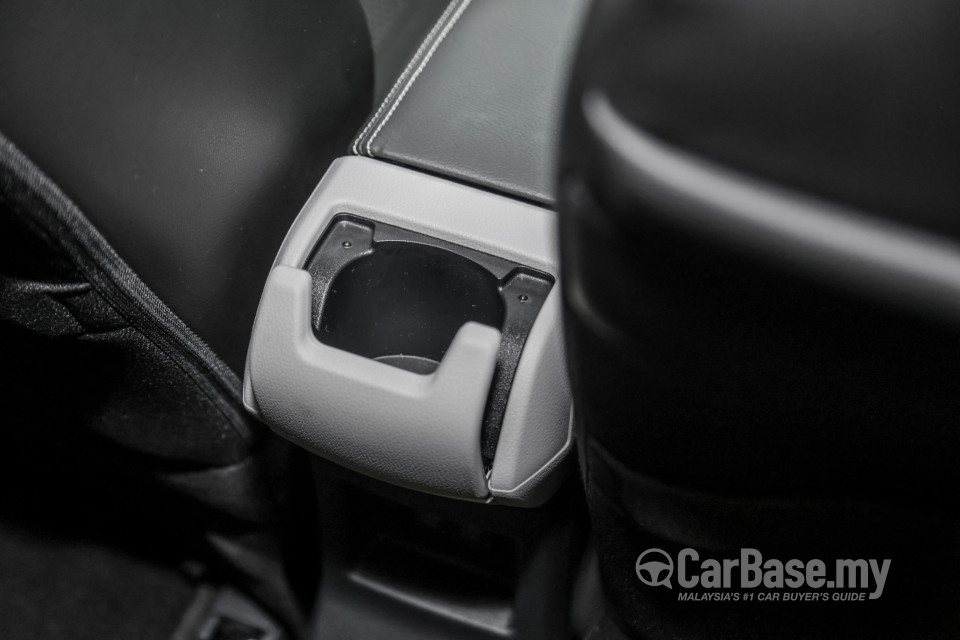 Toyota Veloz W101 (2022) Interior