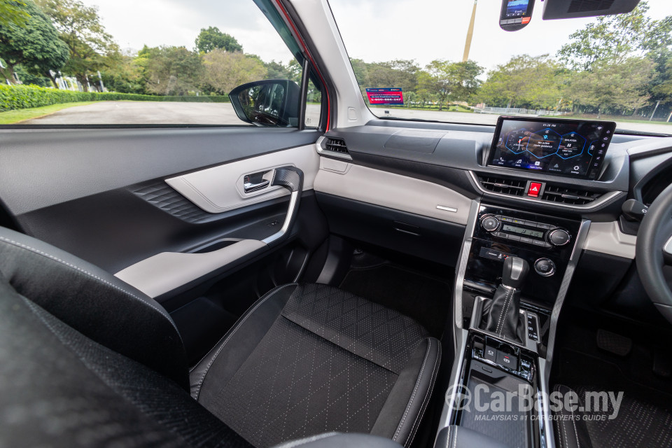Toyota Veloz W101 (2022) Interior