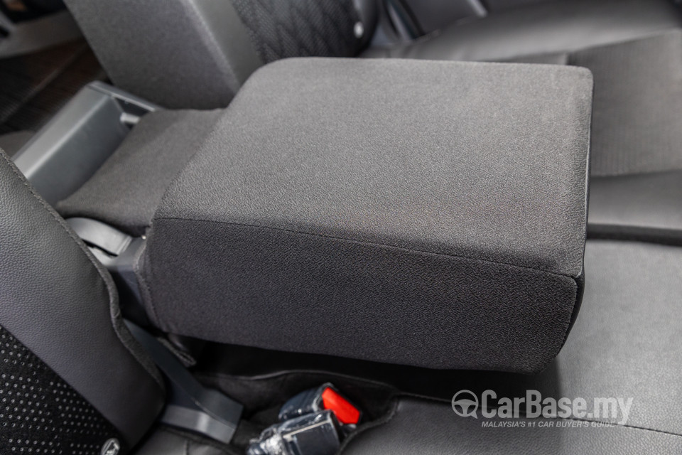 Toyota Veloz W101 (2022) Interior