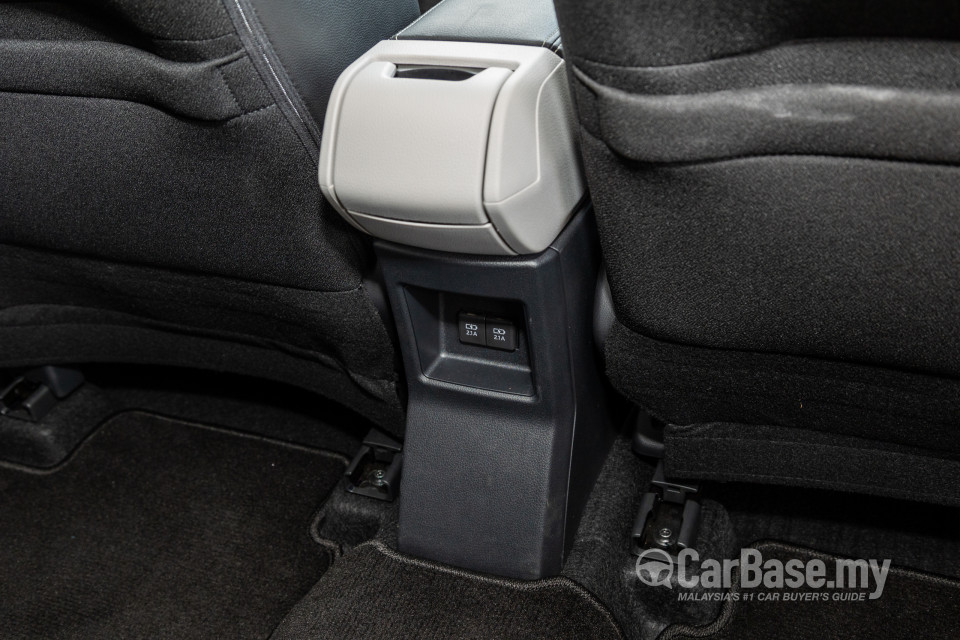 Toyota Veloz W101 (2022) Interior