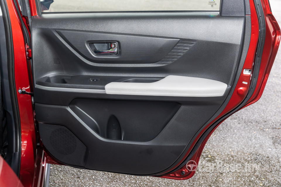 Toyota Veloz W101 (2022) Interior