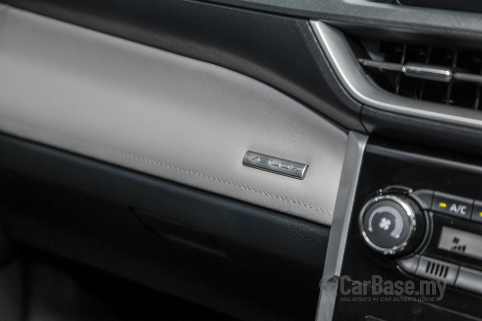 Toyota Veloz W101 (2022) Interior
