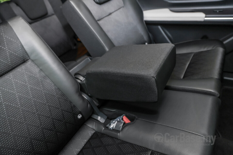 Toyota Veloz W101 (2022) Interior