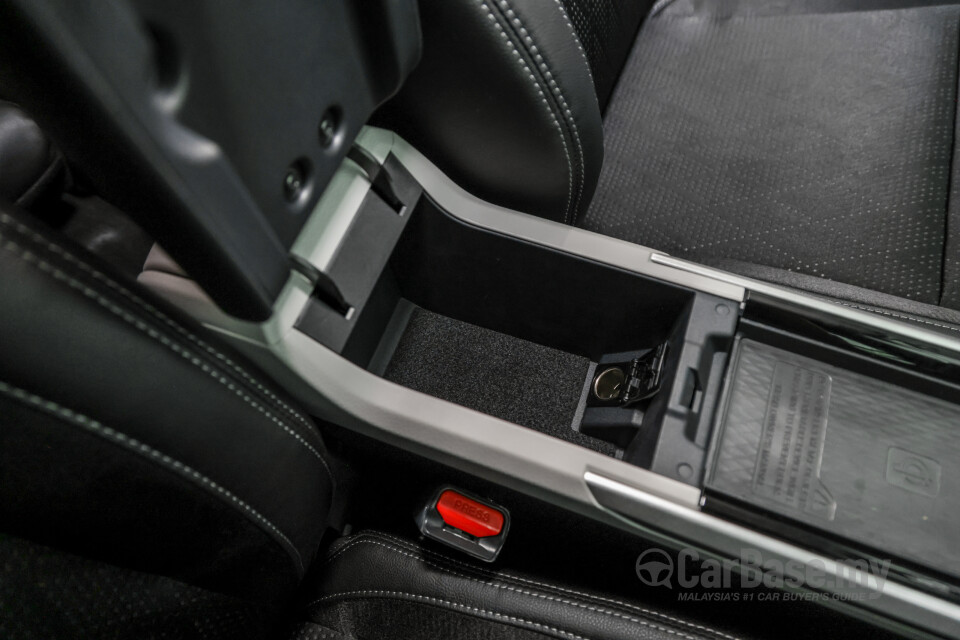 Toyota Veloz W101 (2022) Interior