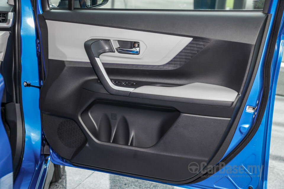 Toyota Veloz W101 (2022) Interior