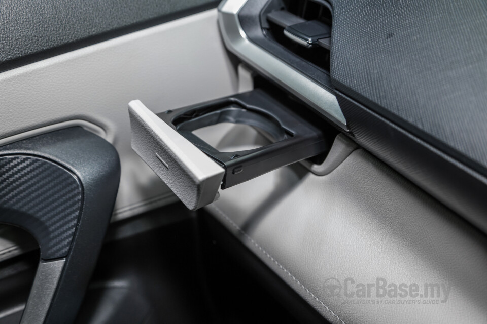 Toyota Veloz W101 (2022) Interior