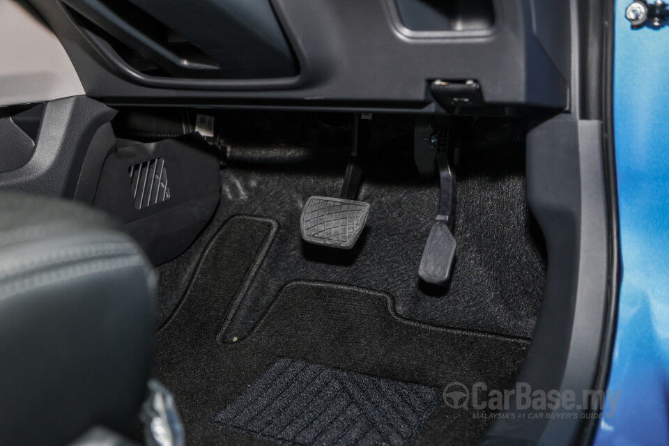 Toyota Veloz W101 (2022) Interior