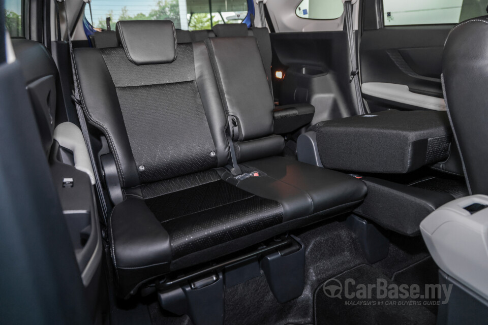 Toyota Veloz W101 (2022) Interior