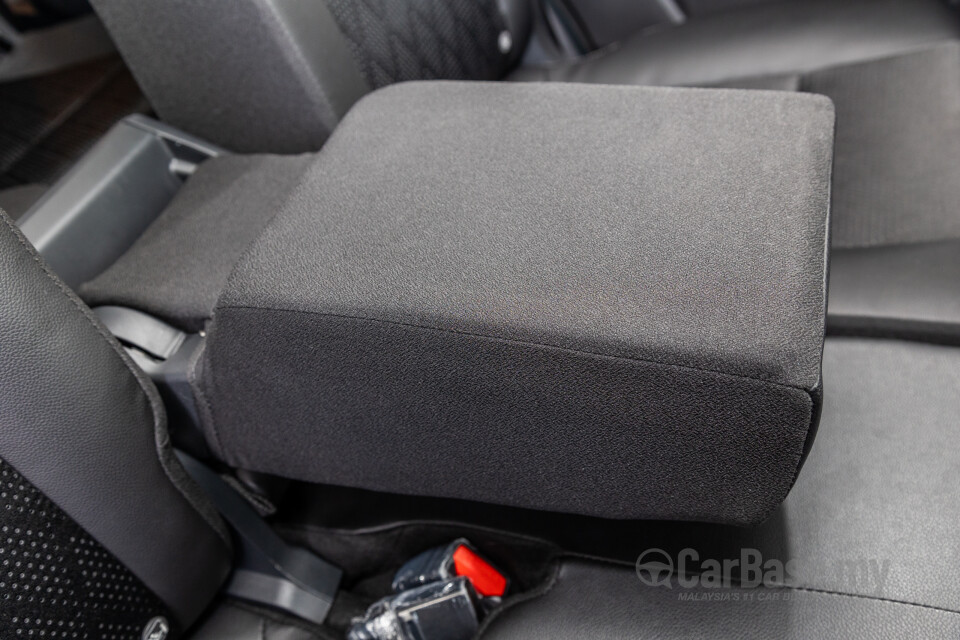 Toyota Veloz W101 (2022) Interior