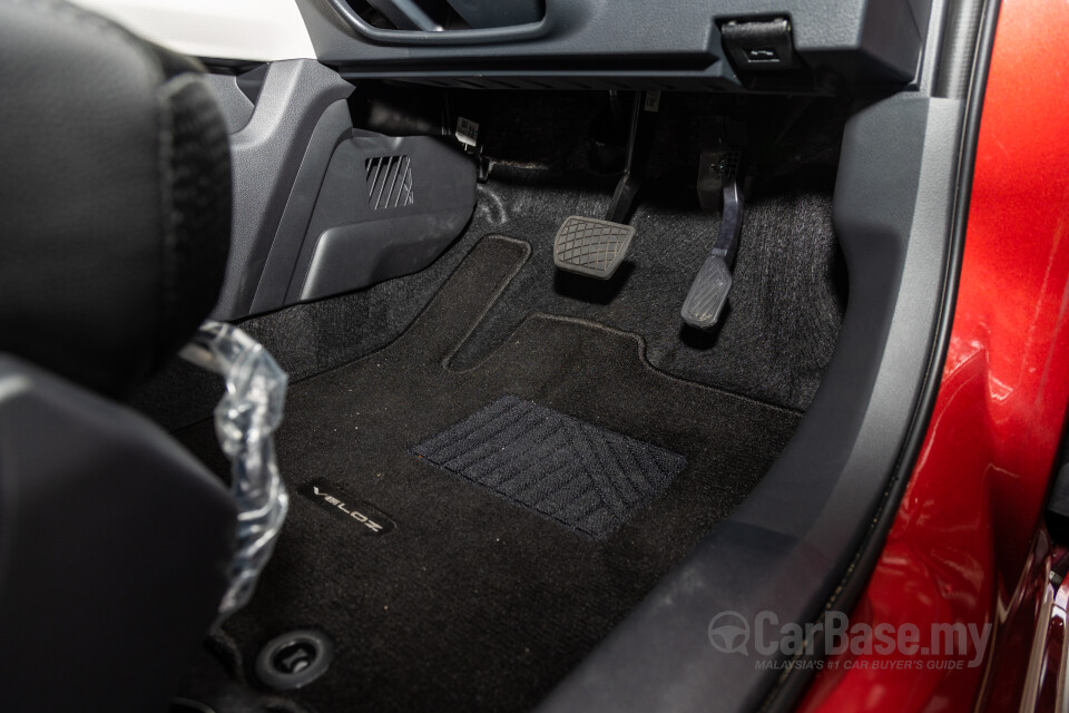 Toyota Veloz W101 (2022) Interior