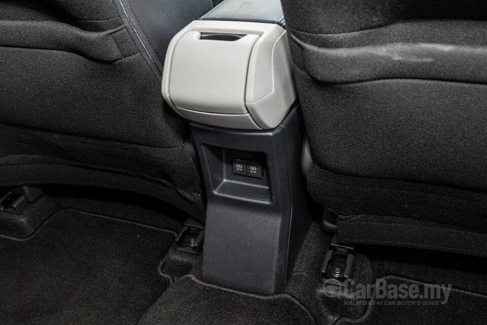 Toyota Veloz W101 (2022) Interior