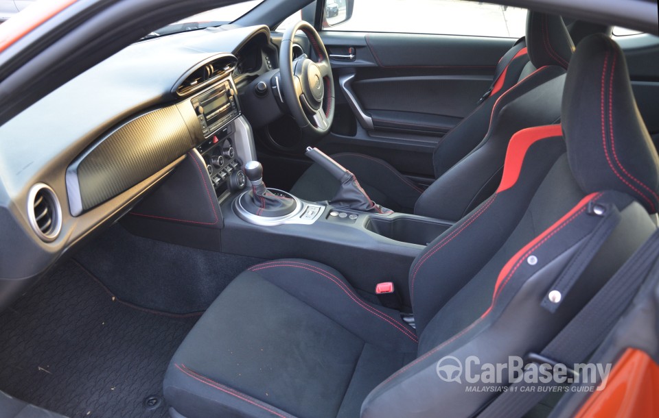 Toyota 86 ZN6 (2012) Interior