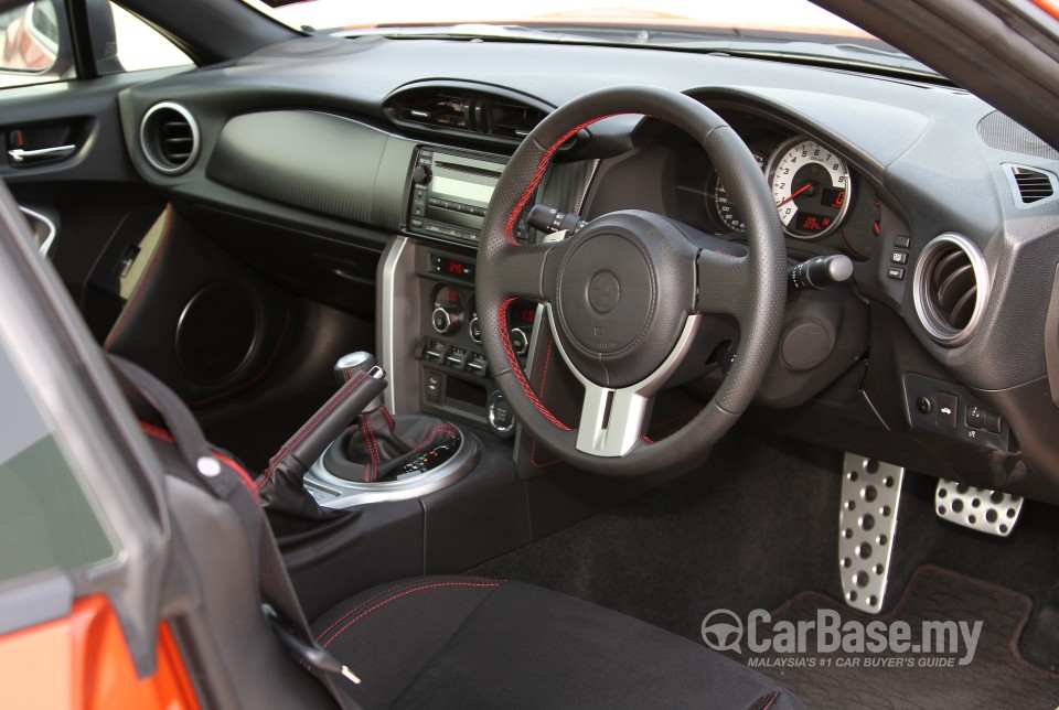 Toyota 86 ZN6 (2012) Interior