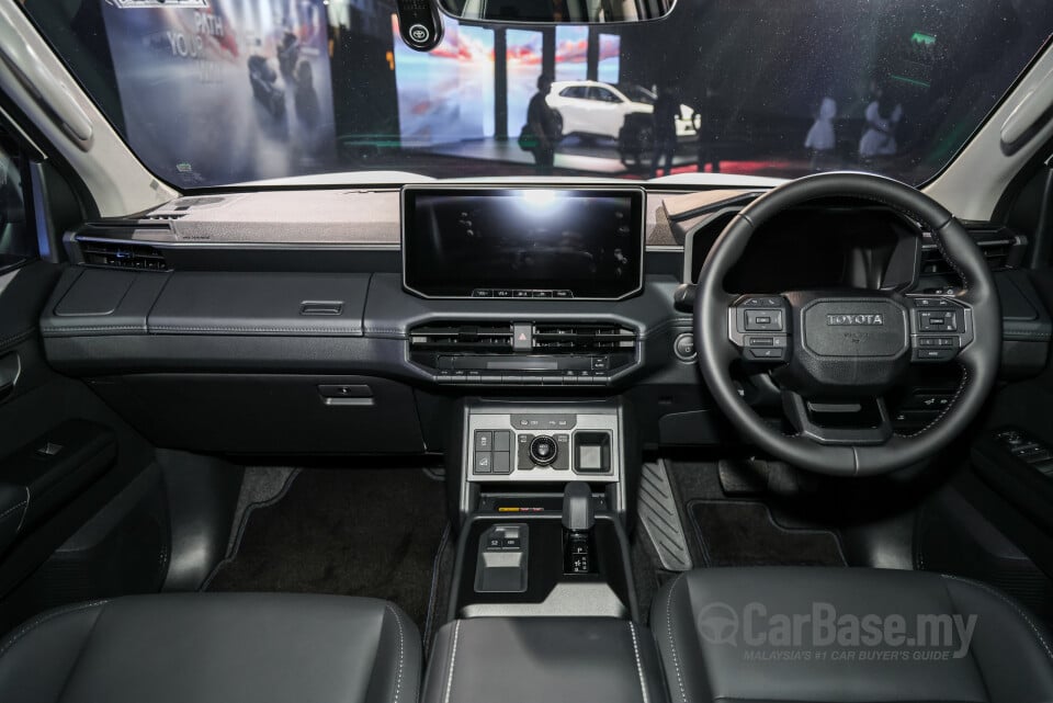 Toyota Hilux AN220/AN230 (2026) Interior