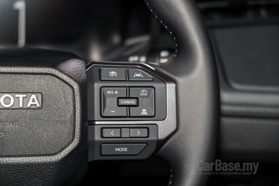Toyota Hilux AN220/AN230 (2026) Interior