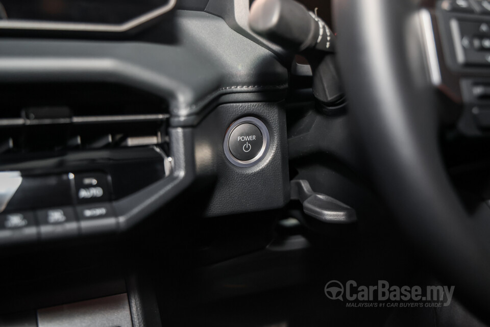 Toyota Hilux AN220/AN230 (2026) Interior