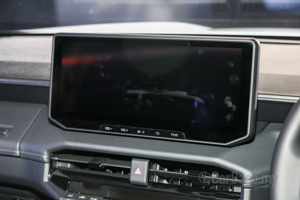 Toyota Hilux AN220/AN230 (2026) Interior