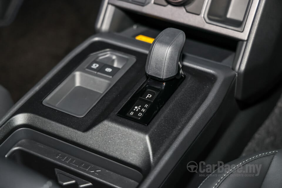 Toyota Hilux AN220/AN230 (2026) Interior