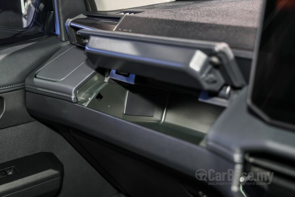 Toyota Hilux AN220/AN230 (2026) Interior
