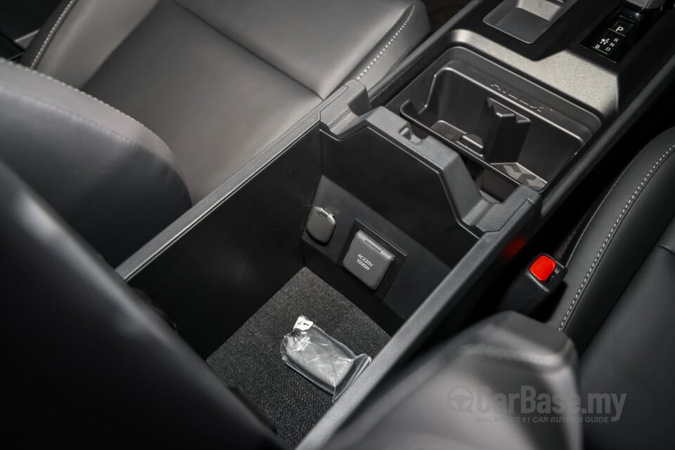Toyota Hilux AN220/AN230 (2026) Interior