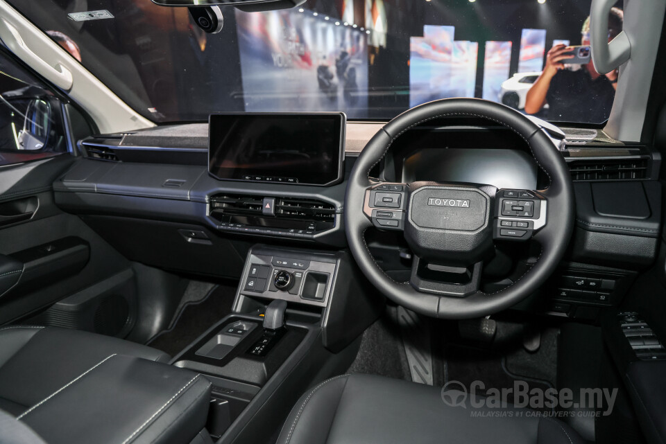 Toyota Hilux AN220/AN230 (2026) Interior