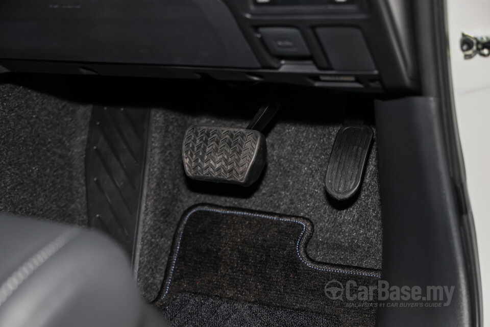 Toyota Hilux AN220/AN230 (2026) Interior