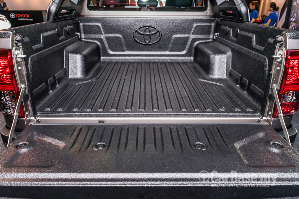 Toyota Hilux Revo N80 (2016) Exterior