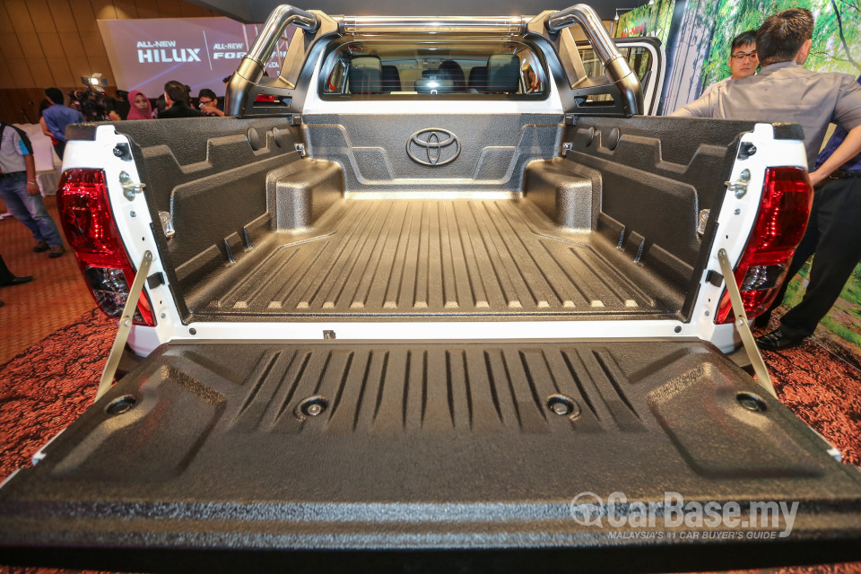 Toyota Hilux Revo N80 (2016) Exterior