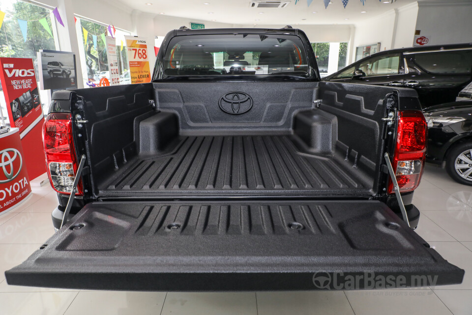 Subaru Outback BN (2015) Exterior