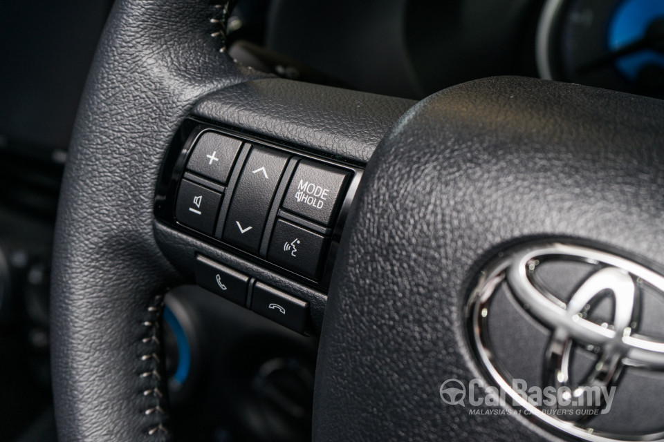 Toyota Hilux Revo N80 (2016) Interior