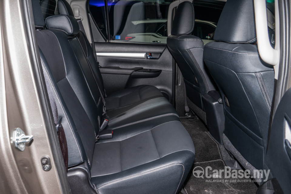 Toyota Hilux Revo N80 (2016) Interior