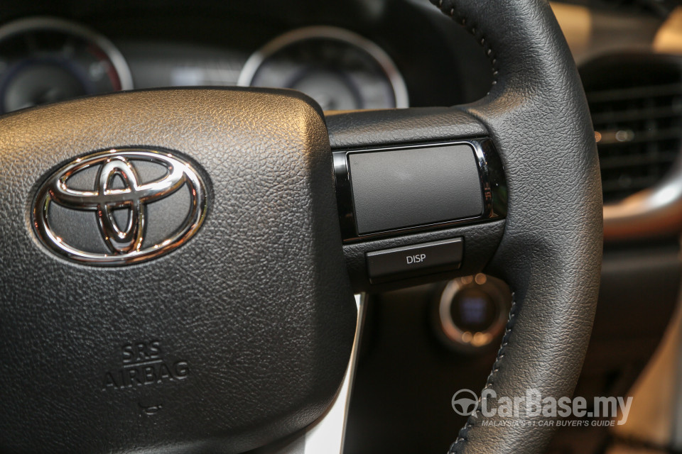 Toyota Hilux Revo N80 (2016) Interior