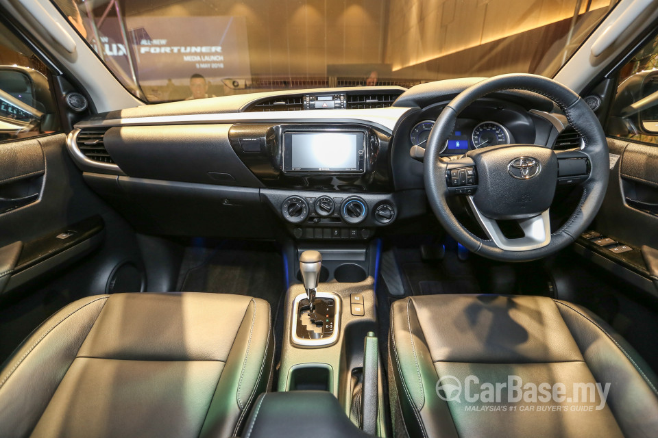 Toyota Hilux Revo N80 (2016) Interior