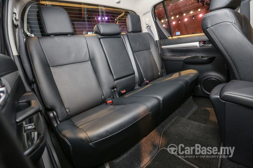 Toyota Hilux Revo N80 (2016) Interior