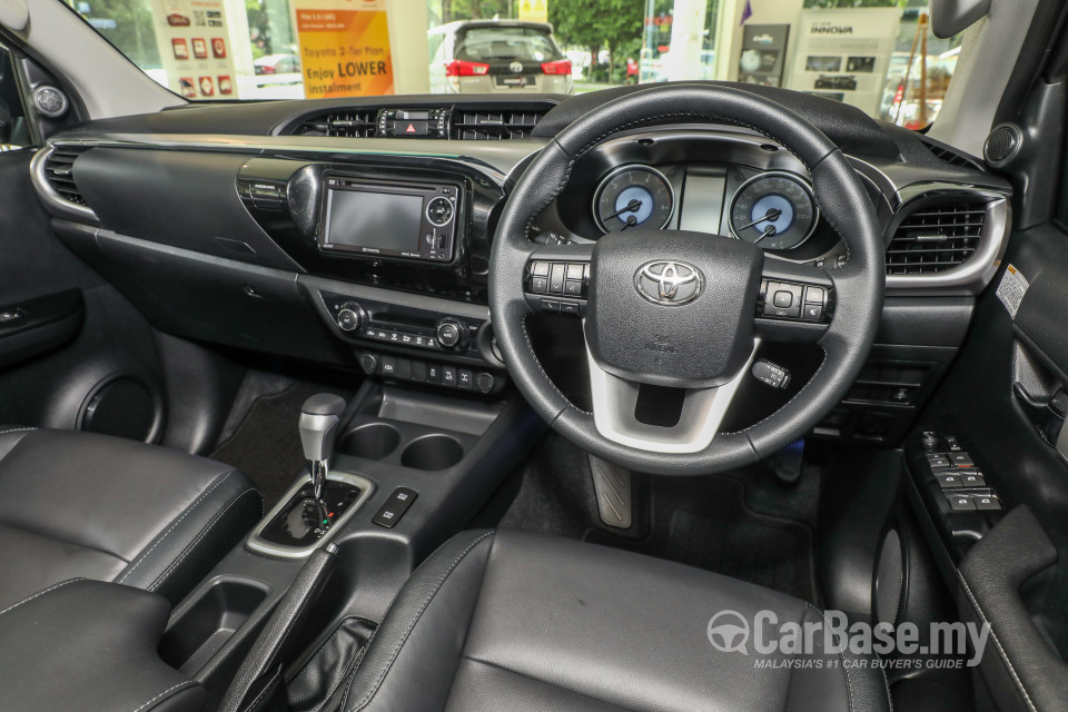 Toyota Hilux Revo N80 (2016) Interior