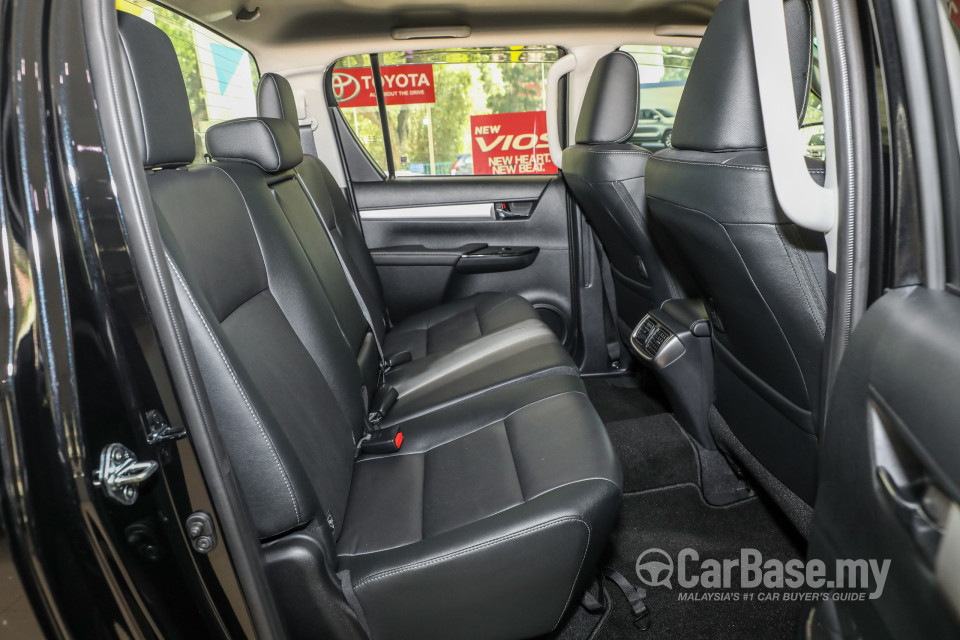 Toyota Hilux Revo N80 (2016) Interior