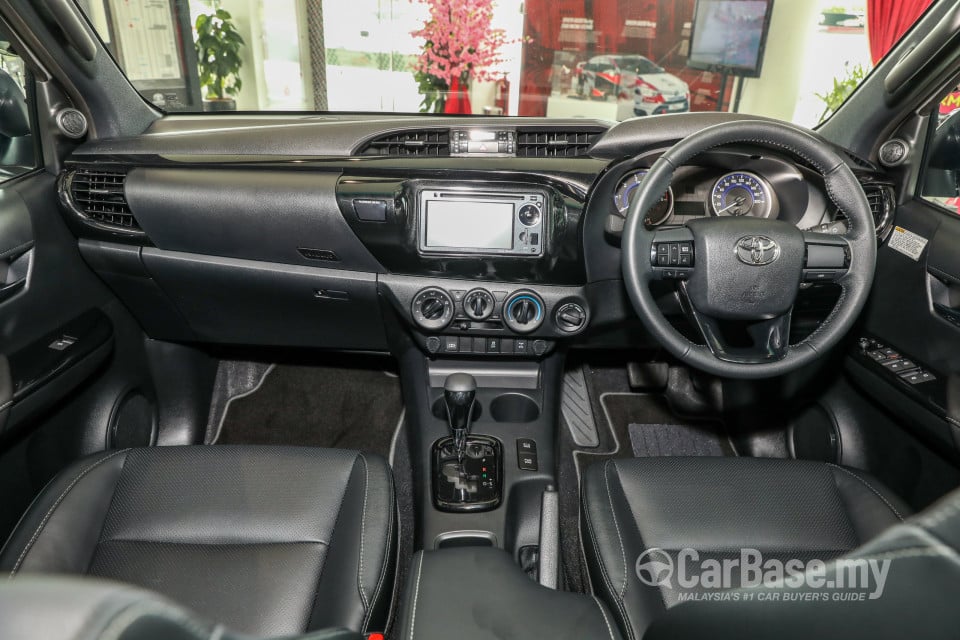 Toyota Hilux Revo N80 Facelift (2018) Interior