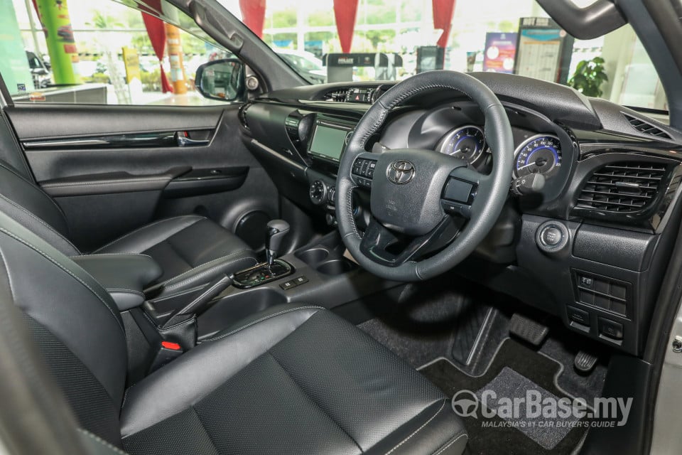 Toyota Hilux Revo N80 Facelift (2018) Interior