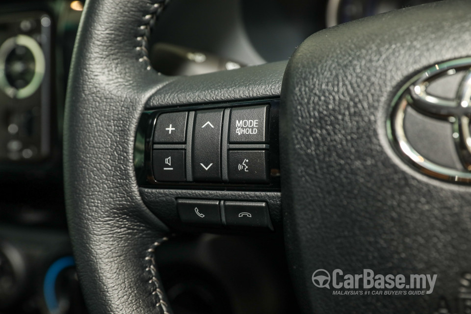 Toyota Hilux Revo N80 Facelift (2018) Interior