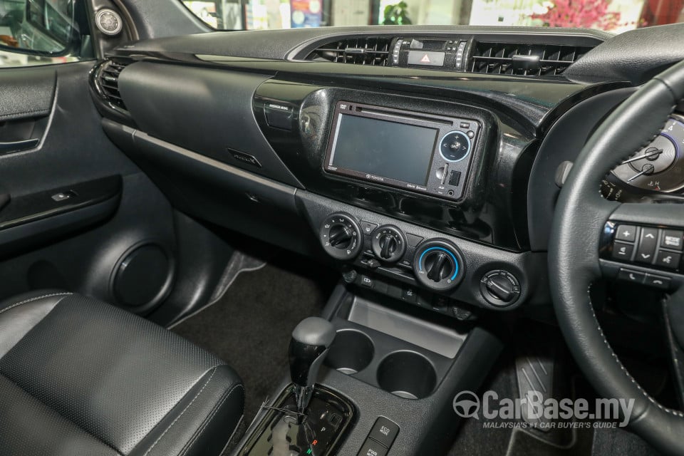 Toyota Hilux Revo N80 Facelift (2018) Interior