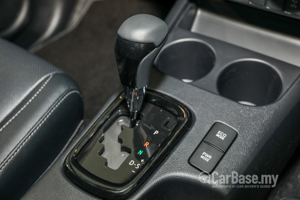 Toyota Hilux Revo N80 Facelift (2018) Interior