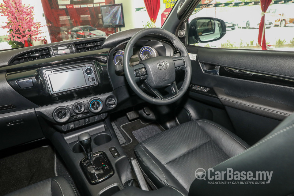 Toyota Hilux Revo N80 Facelift (2018) Interior