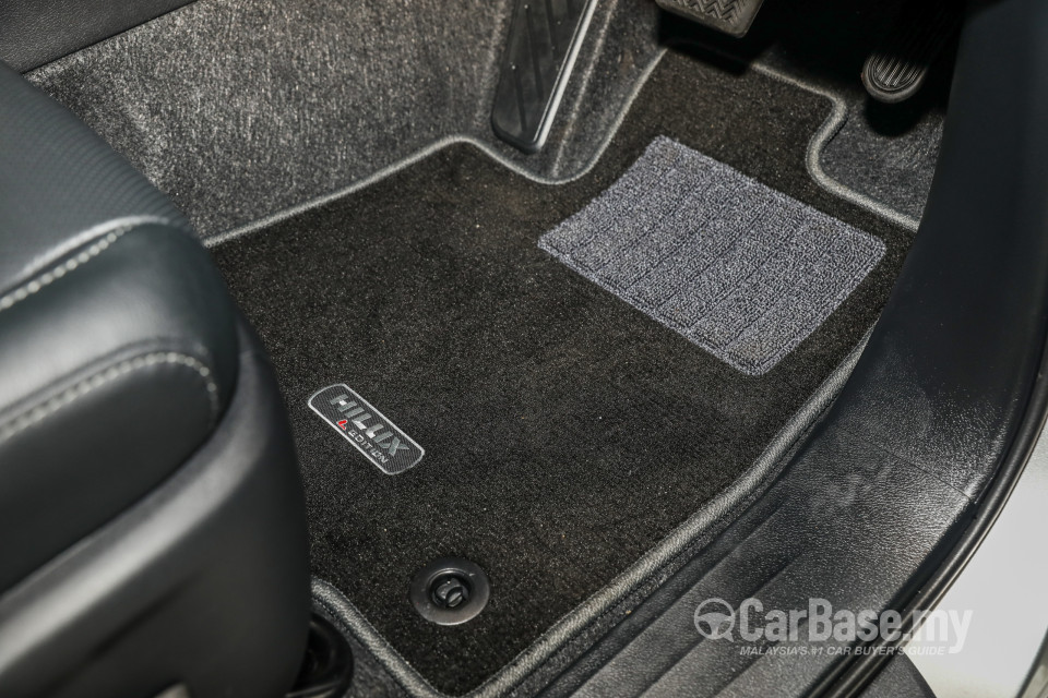 Toyota Hilux Revo N80 Facelift (2018) Interior